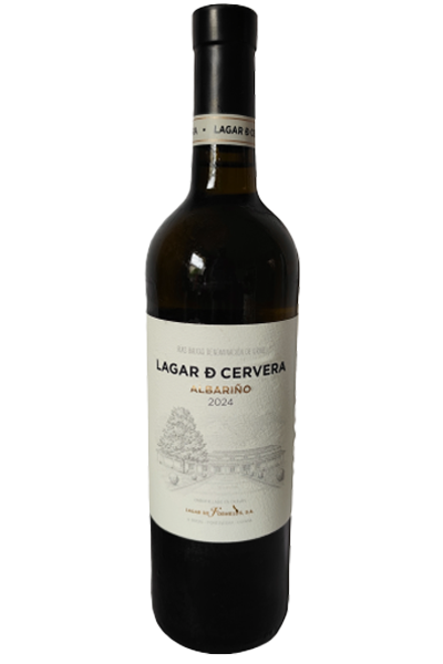 Wine bottle with 'Lagar d'Cervera' label on a white background